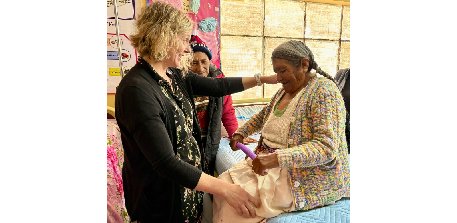 Pascale avec une dame âgée