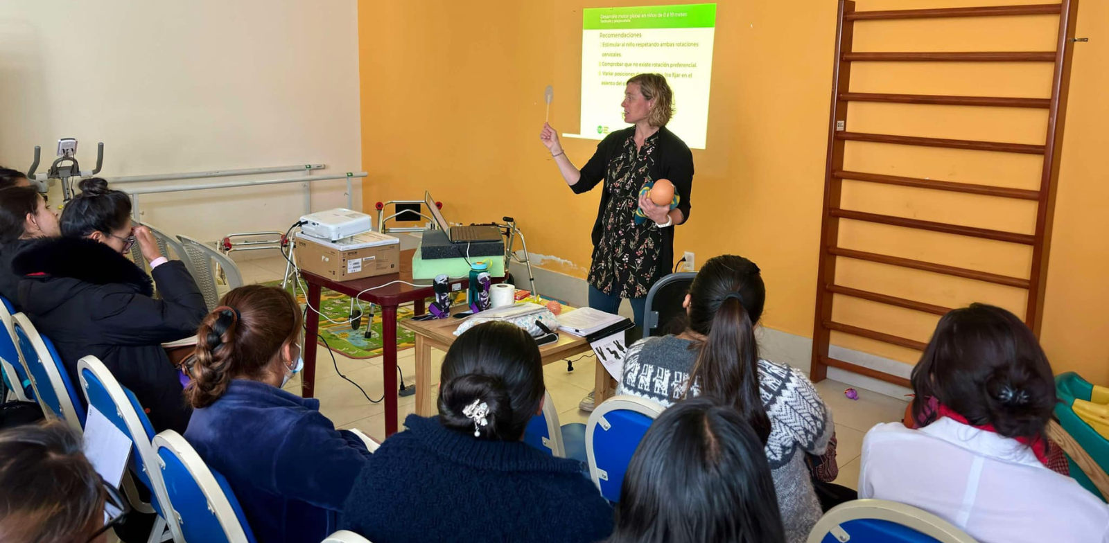 Pascale en formation de physiothérapie pédiatrique