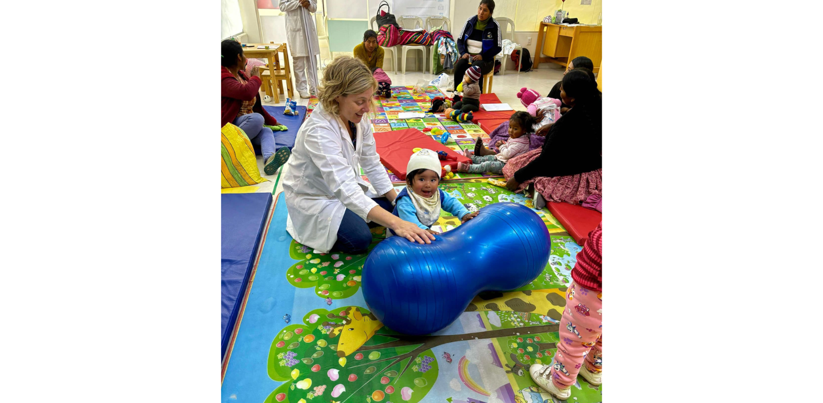 Pascale en formation avec des enfants